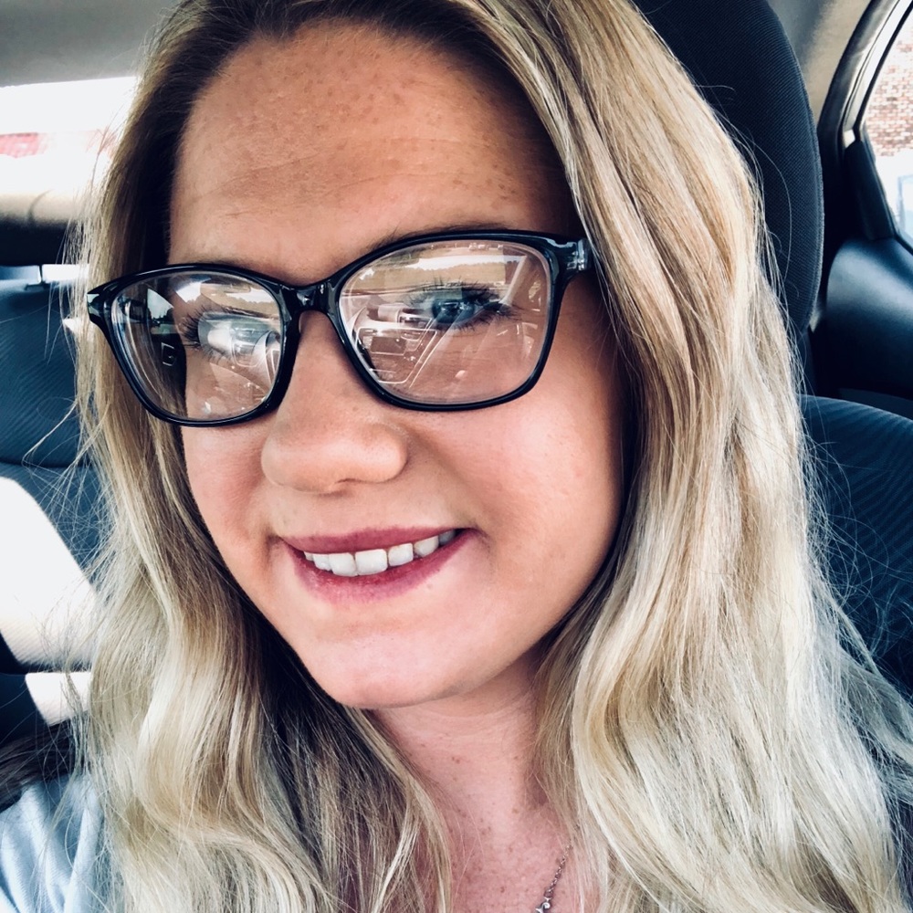 Meet your Posher, Kayla